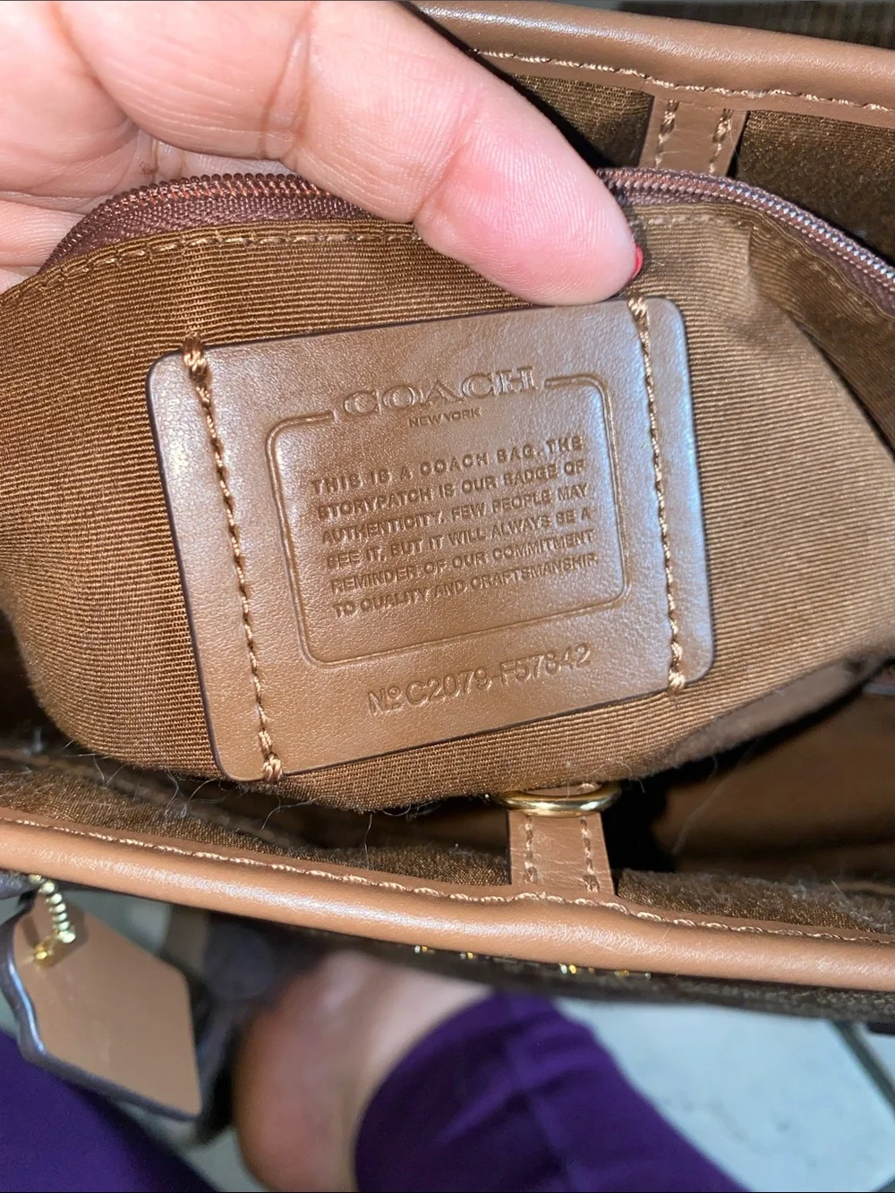 💯 authentic Coach Women's Signature Drawstring Carryall